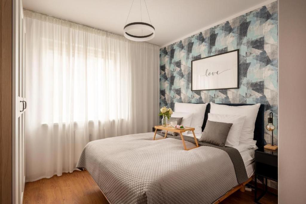 Homini Parking By Impero Apartment