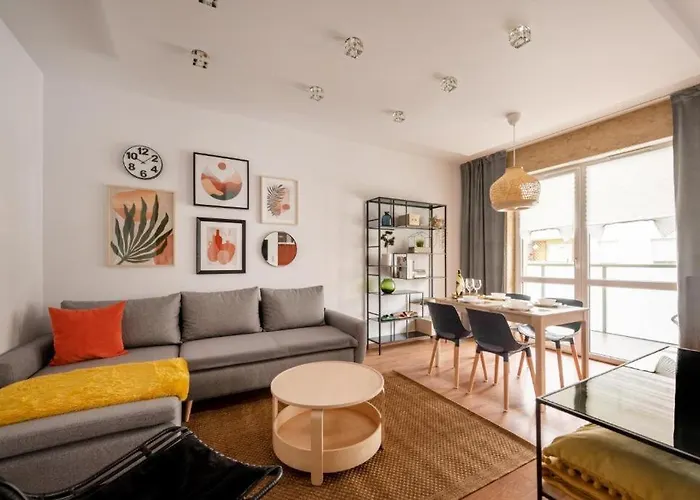 Homini Apartament Parking By Impero