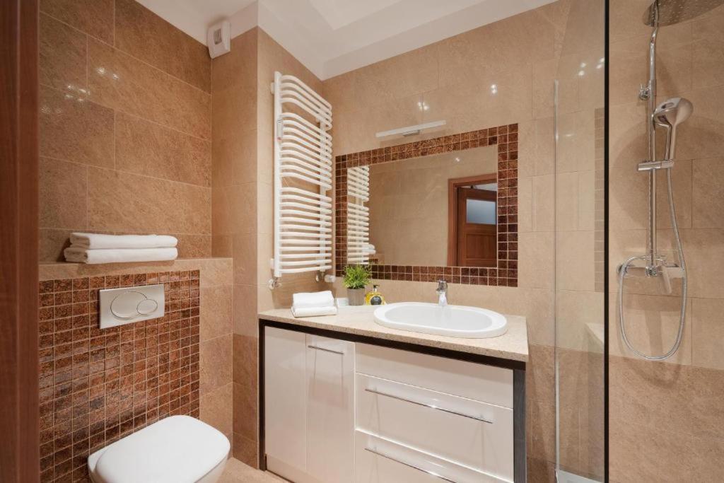 Homini Parking By Impero Apartament