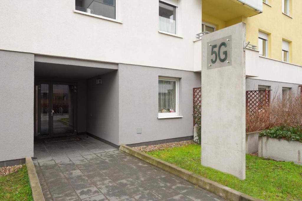 Homini Parking By Impero Apartament *